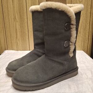 Koolaburra By Ugg Gray Suede Short Faux Fur Button Boots Women's sz 12